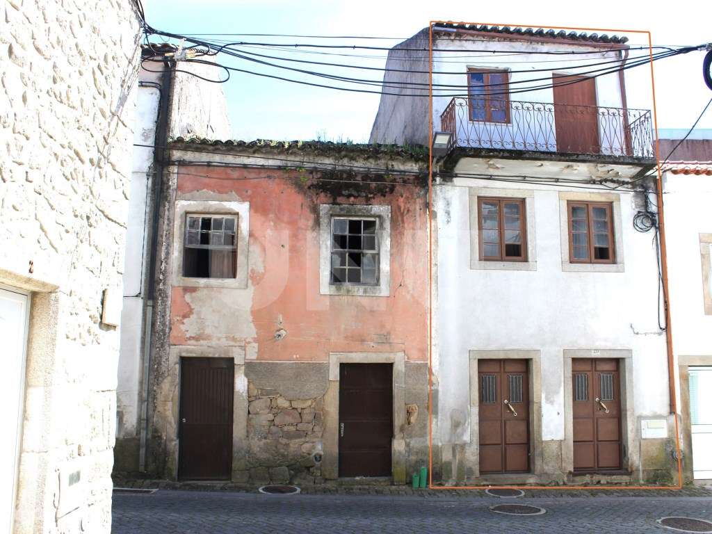 Moradia com Logradouro para Remodelar - Grande imagem: 4/21