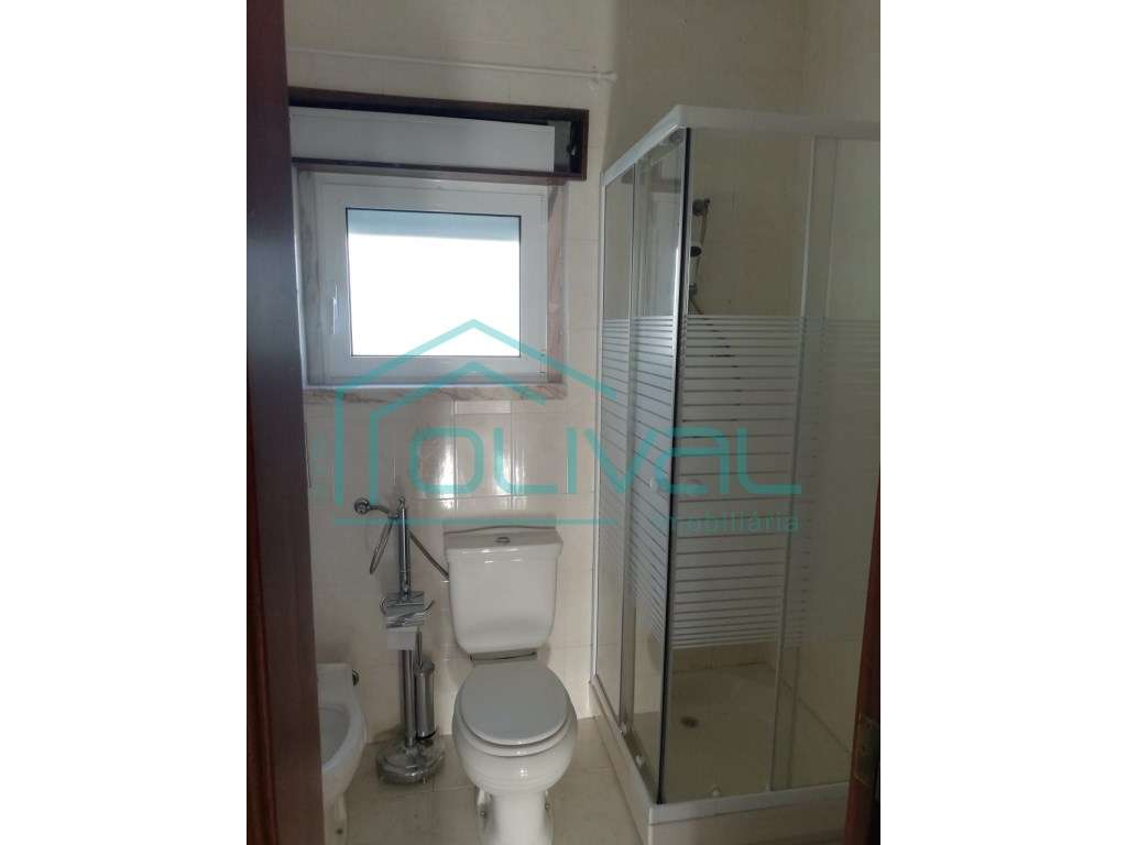 Moradia Independente com terreno, muito bem localizada com vista pa...-32