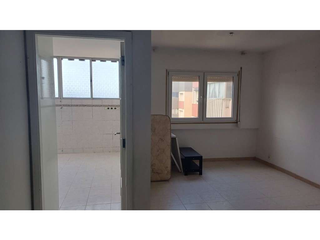 Apartamento T2 com Vista Rio em Santo António da Charneca - Excelen...-17