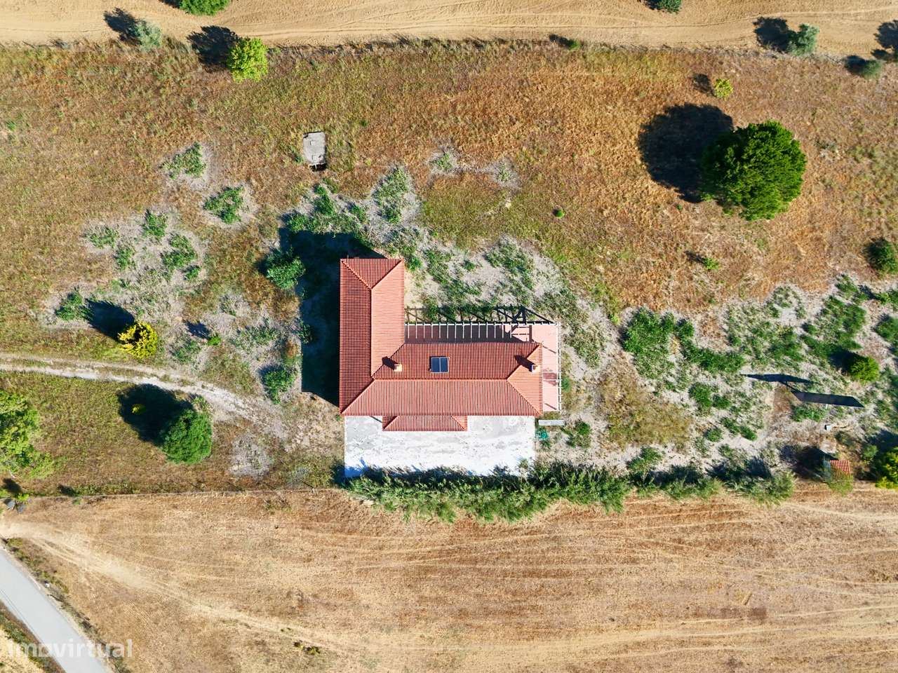 Moradia T4 inserida em propriedade com 9.680 m²-37
