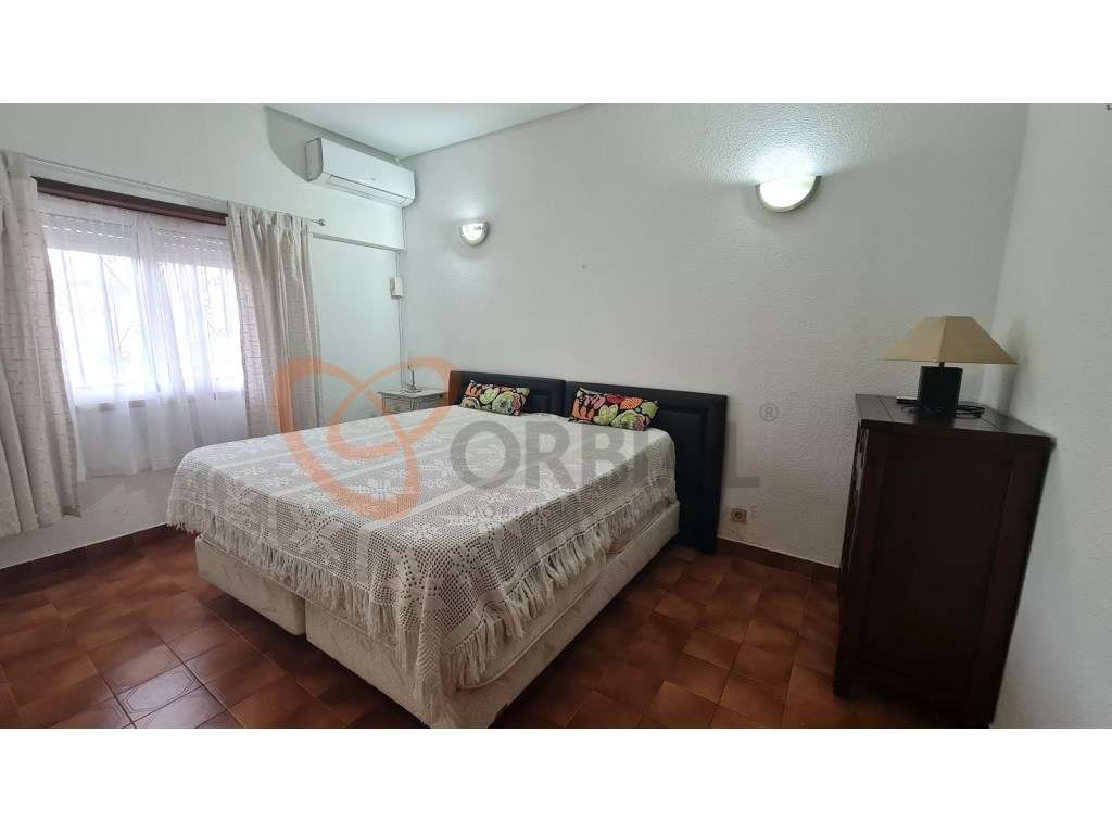 Espaçoso apartamento T1 para venda em Albufeira com piscina-7