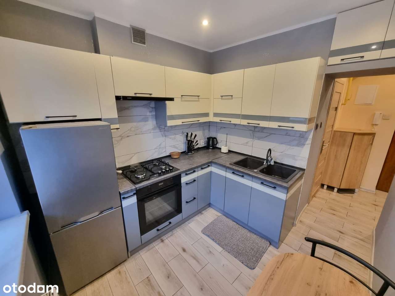 Kawalerka po remoncie i wyposażona - dostępna od ręki !-0