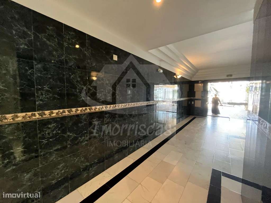 Apartamento T3 com box no Forte da Casa-23