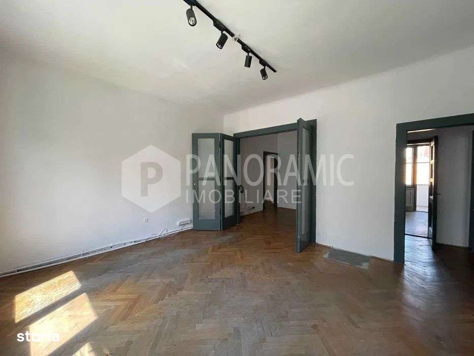 Apartament cu 4 camere Ultracentral - Imagine principală: 4/14