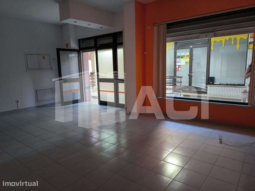 Loja- Avenida Marquês de Pombal - Grande imagem: 5/12