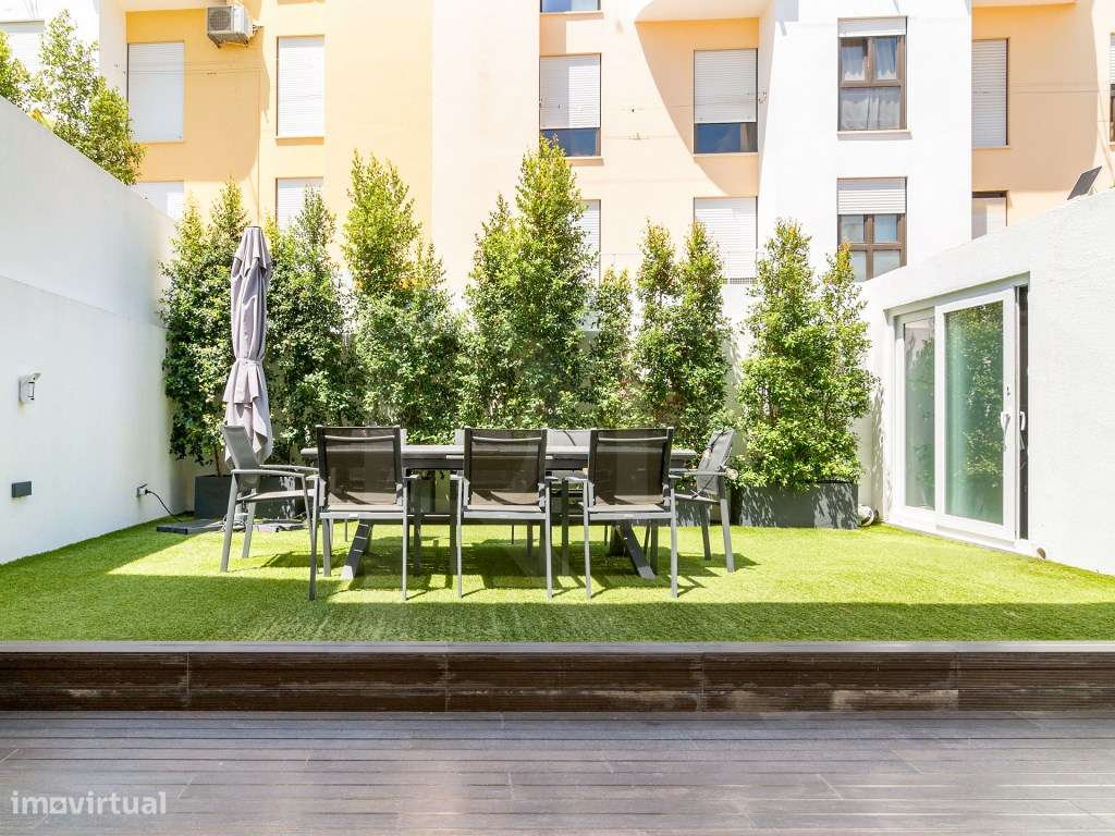 Moradia de luxo T4 no Murtal com piscina aquecida e rooftop panorâmico-26