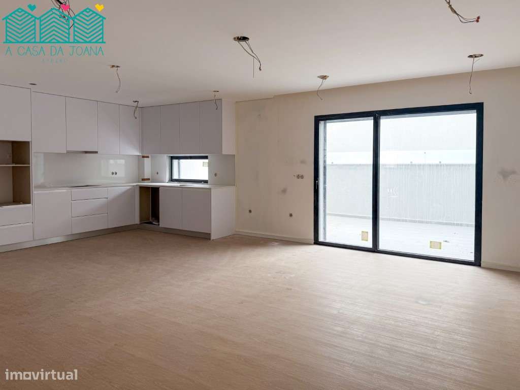 Apartamento T2 com Lugares de Garagem em Esgueira - Grande imagem: 5/14