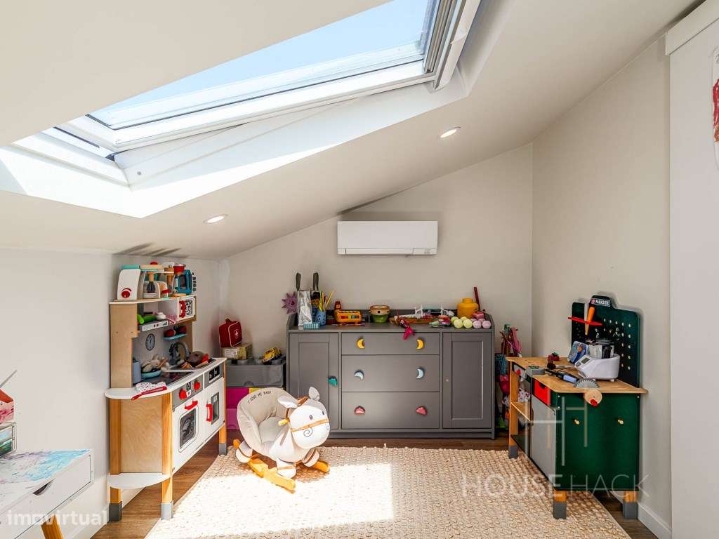 T2+2 Duplex Renovado com parqueamento e arrecadação-31