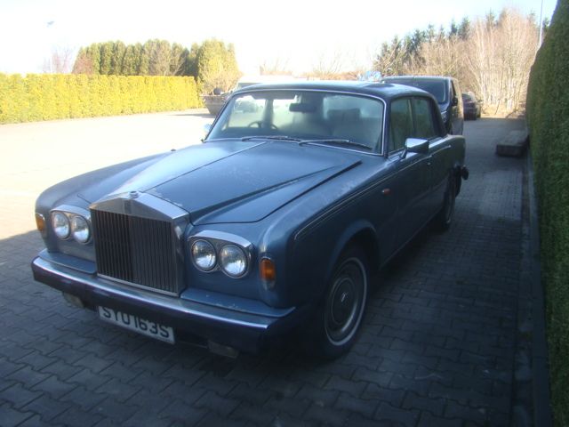 Rolls-royce  auto do odrestaurowania sprowadzaony do opłat 1978