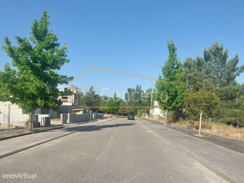 Loteamento Pinhal De´L Rei
Valores dos lotes desde 35.000€ - Grande imagem: 4/13