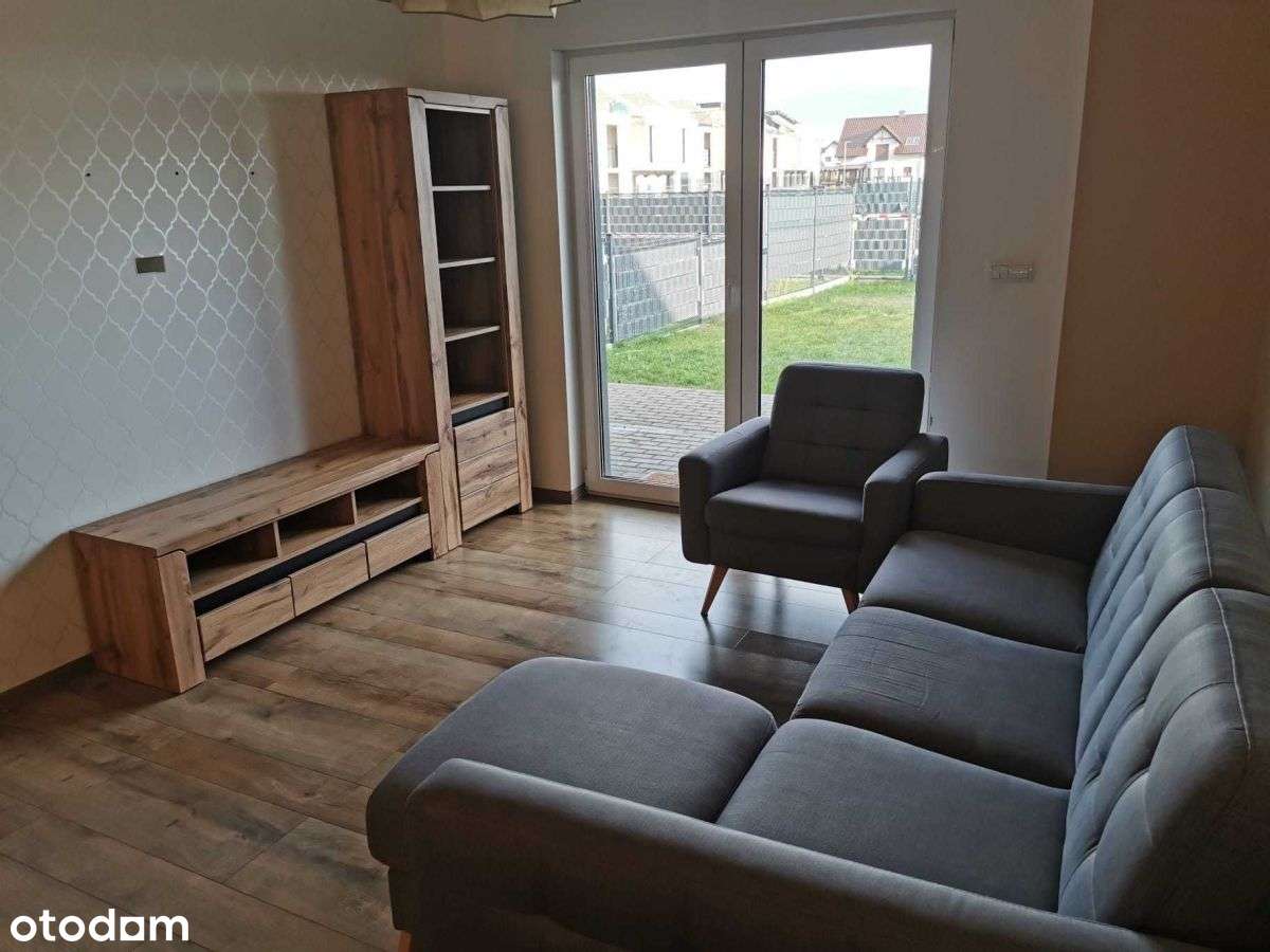 3 pokoje z ogrodenm i miejscem postojowym-0