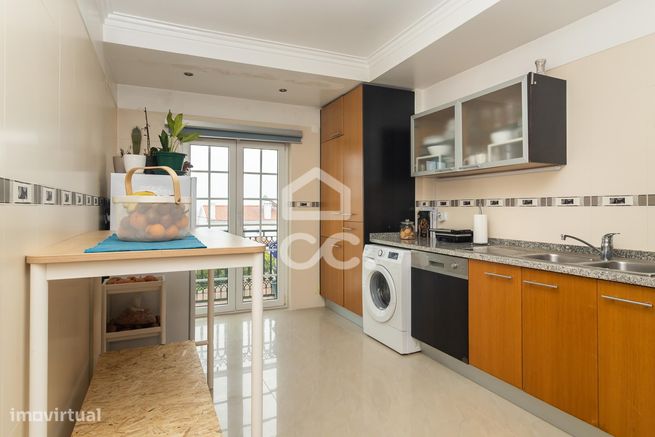T3 (2+1) com aproveitamento de sótão e garagem, Foros de Amora.-9