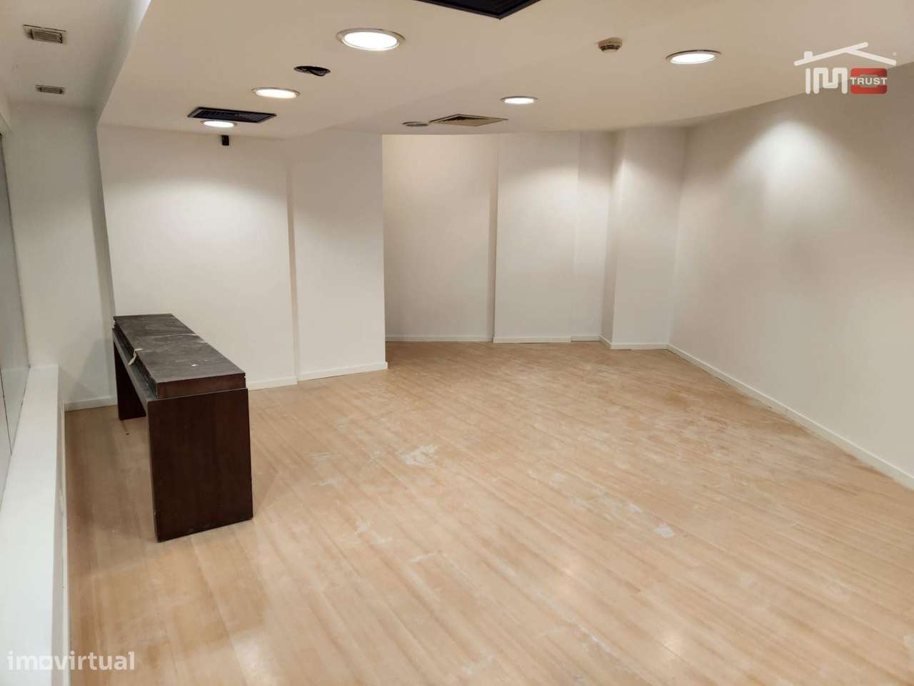 Loja 60m2 Edificio Castil no Centro Comercial na Rua Castilho em Li... - Grande imagem: 5/28