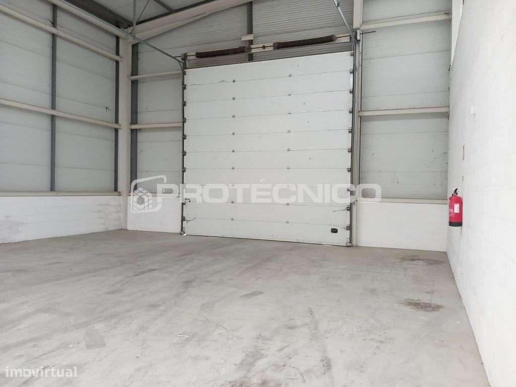 Armazém c/ 1.219m2 – Z. I. de Barrô - Grande imagem: 5/19
