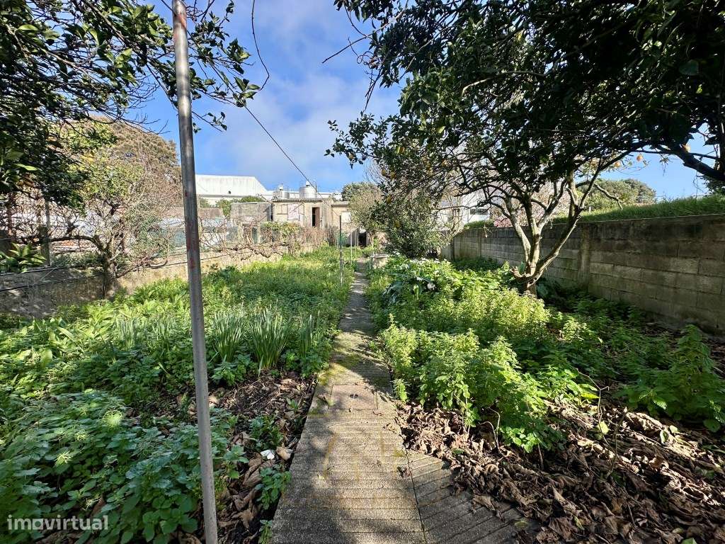 Moradia T4 c/Garagem junto ao rio-25