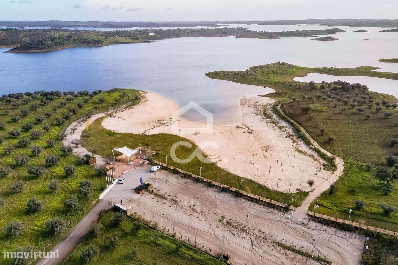 Moradia para Recuperar em Alqueva – Crie o Seu Refúgio de Férias com P - Grande imagem: 4/31