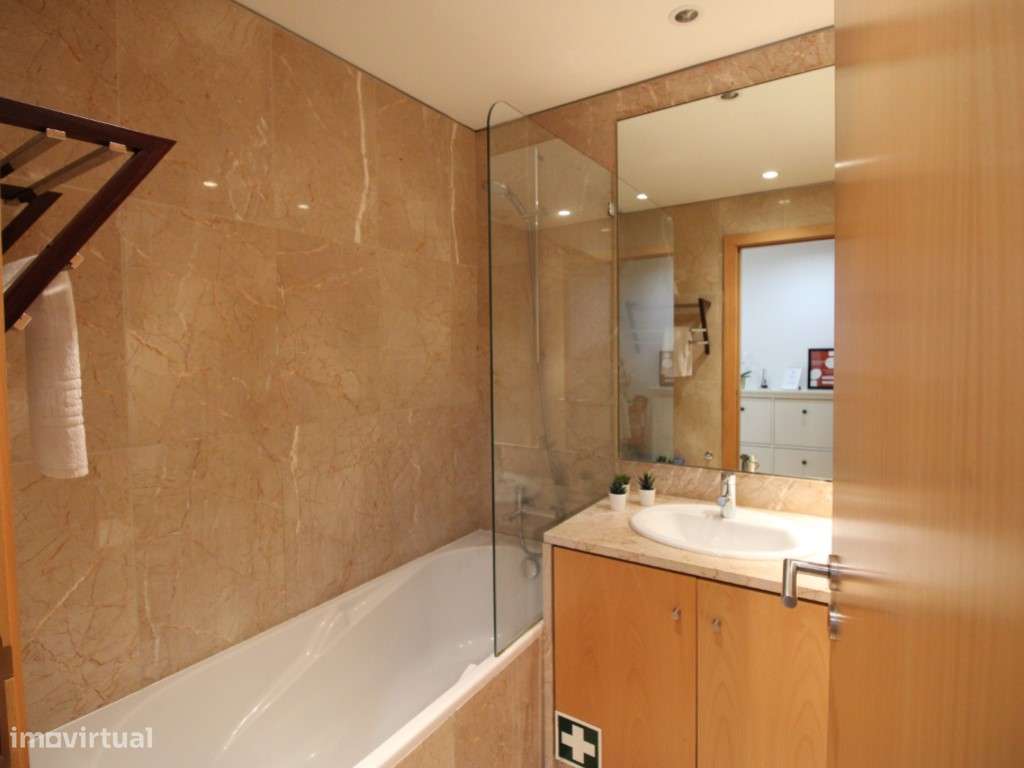 Excelente T1 com lugar de garagem no Edifício Panoramic - Parque da...-13