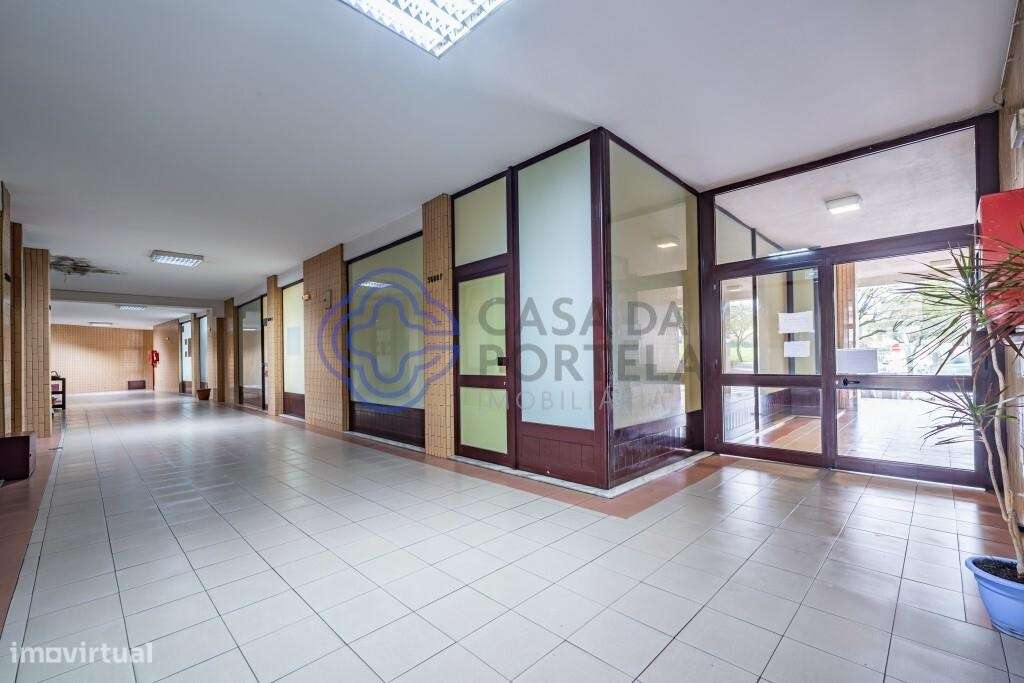 Escritório em Centro Comercial - Grande imagem: 3/9