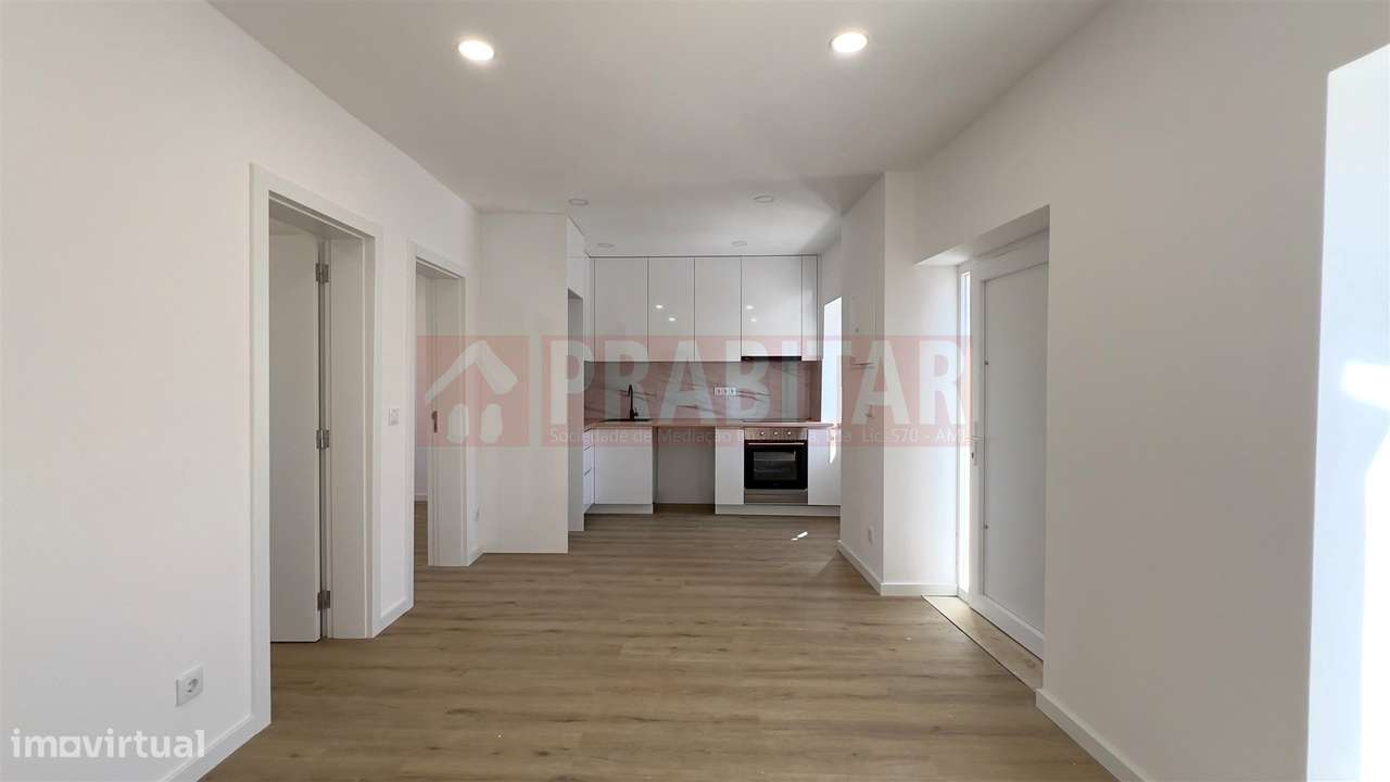 T2 RENOVADO COM LOGRADOURO EXCLUSIVO | CASAlS | COIMBRA-0