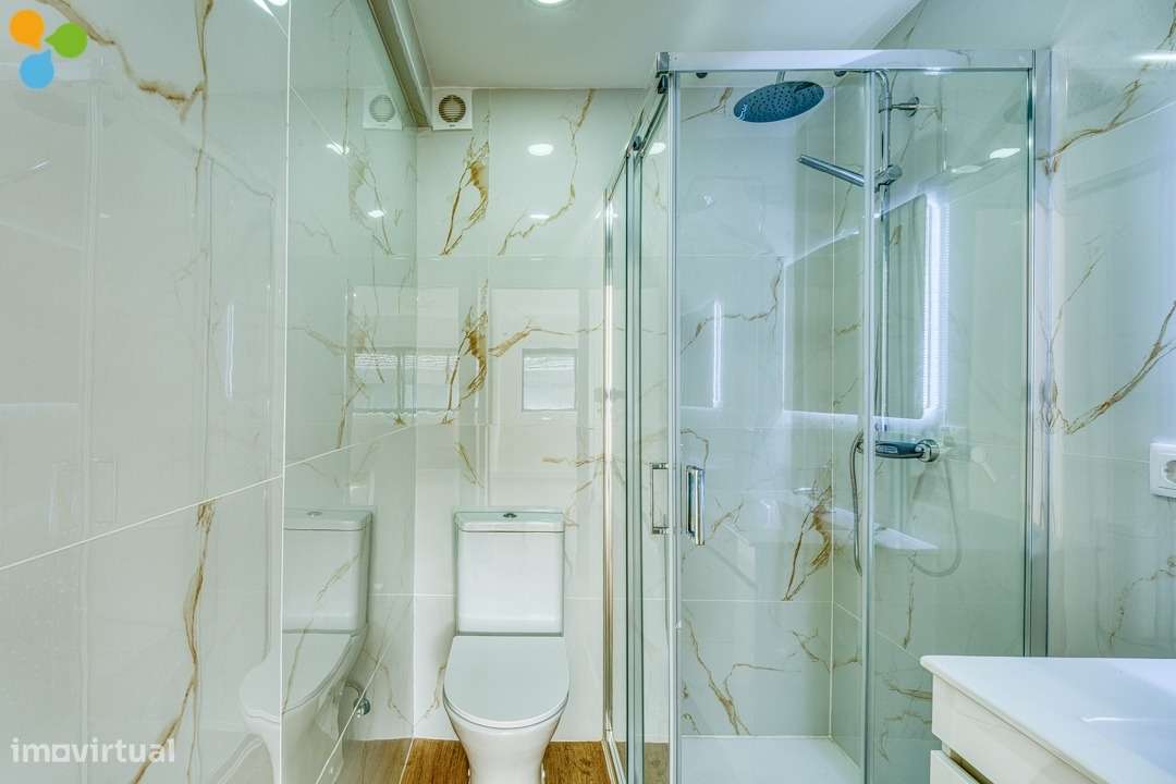 T2+1 Renovado com Varandas e Lugar de Garagem | Próximo da Rotunda da-15