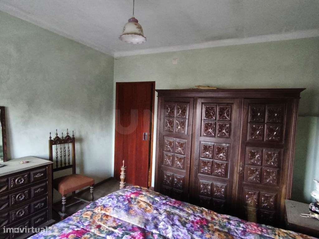 Oportunidade absolutamente imperdível - Moradia com parte renovada ...-20