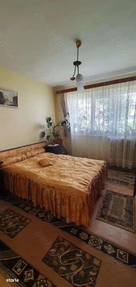 De vânzare apartament 3 camere decomandat-2