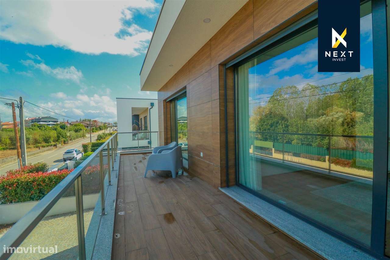 Moradia Geminada T4 com Piscina – Viseu-41