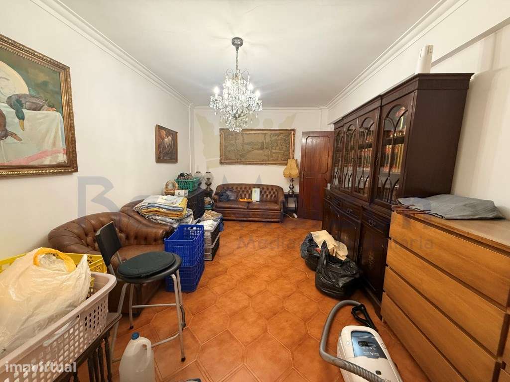 Vende-se Fantástico T3 no centro de Mem Martins-4