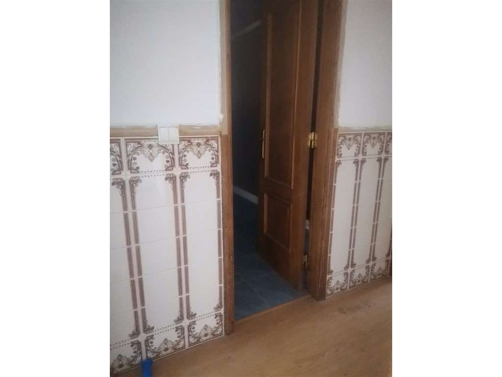 T2 EM REMODELAÇÃO TOTAL, BENFICA - Grande imagem: 4/7