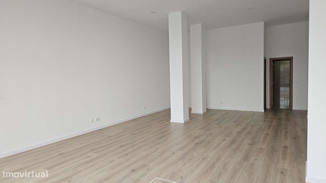 Arrendamento de espaço comercial na Estrada nacional 209 - Grande imagem: 3/12