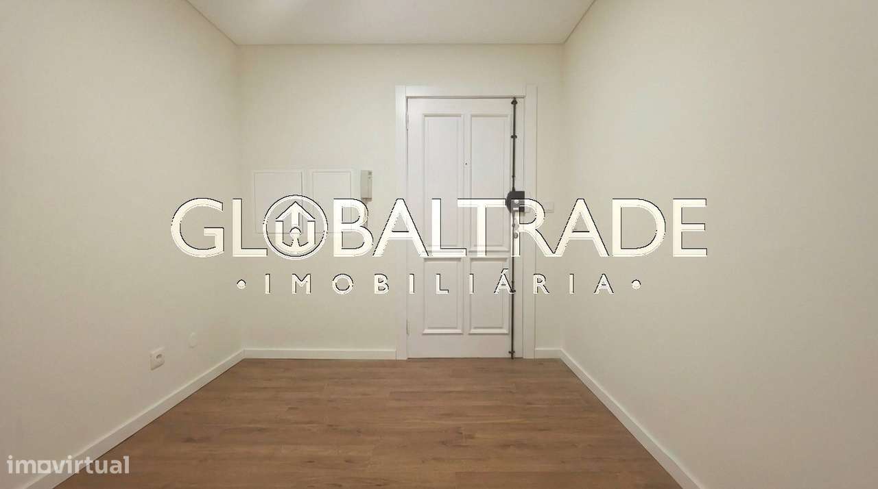 Apartamento T2 Renovado & Equipado em Matosinhos-38