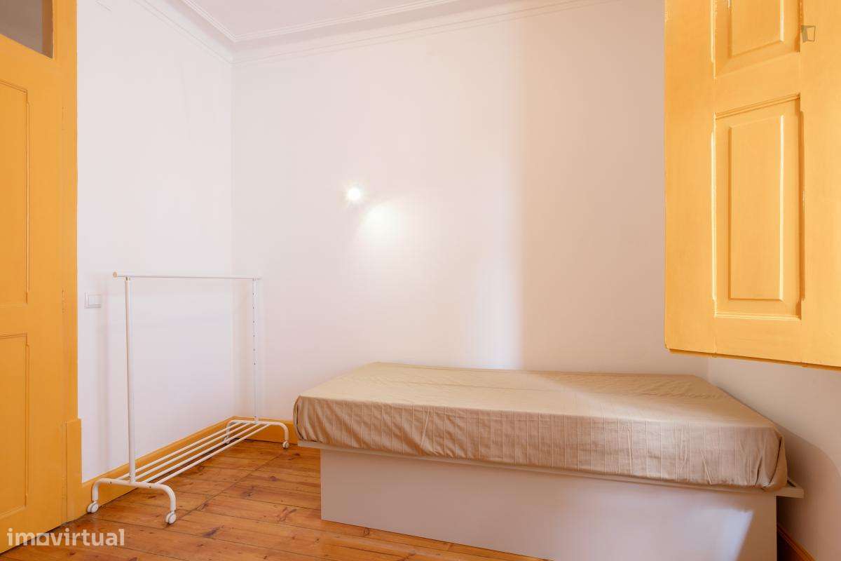 Quarto - localizado em Baixa Coimbra - Grande imagem: 4/10