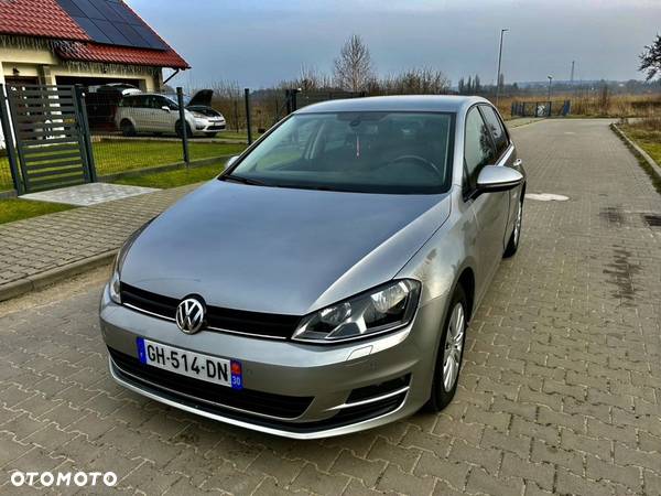 Volkswagen Golf - 1