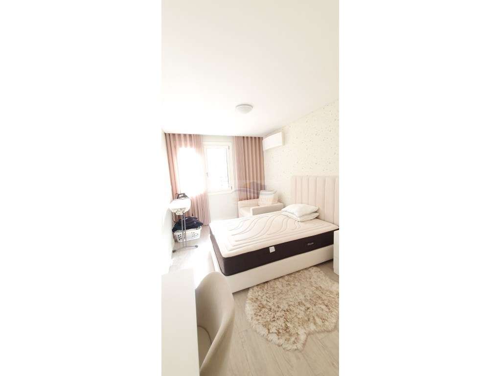 T3 de luxo e requinte com 3 WCS e Garagem nas Lezírias do Infantado-29