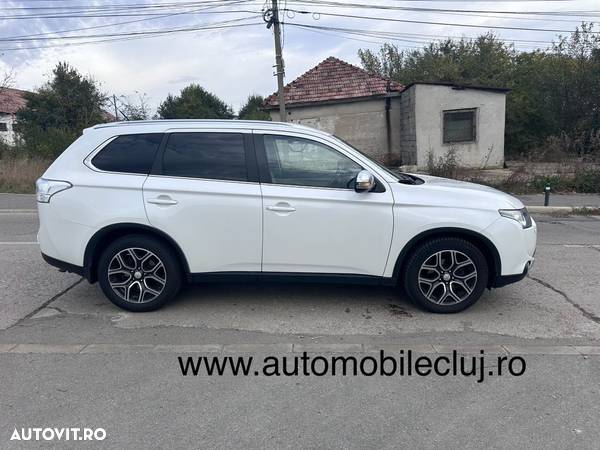 Mitsubishi Outlander 2.2 DI-D 4WD Automatik Diamant Edition+ - 17