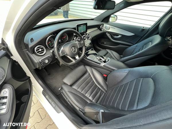 Mercedes-Benz C 220 d 4Matic T 7G-TRONIC AMG Line - 11