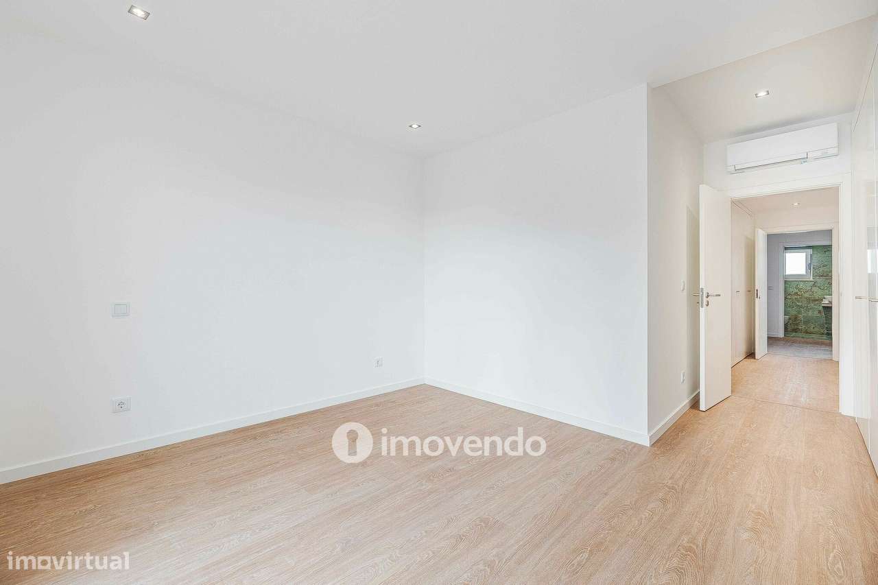 Apartamento T3 Duplex novo, com terraço e garagem, em Loures-22