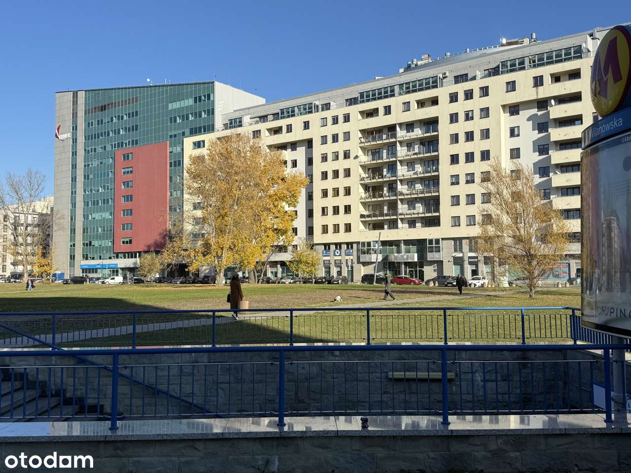 2 pokoje, oddzielna kuchnia, komórka, garaż, metro-17