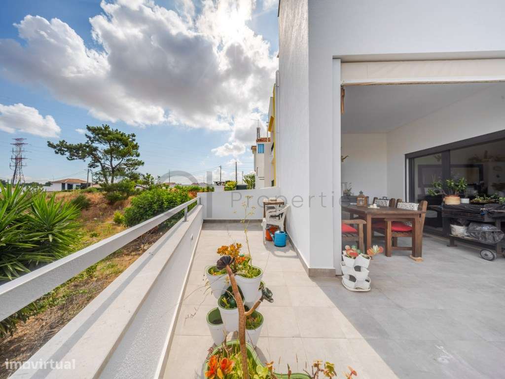 Moradia com piscina nas Quintinhas-20