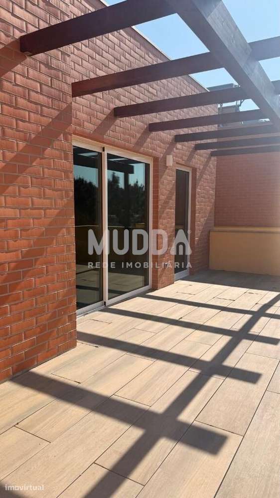 Apartamento T3 em Condomínio Fechado com Piscina e Campo de Ténis - Grande imagem: 4/8