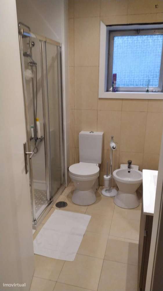 Quarto - localizado em Paranhos Porto - Grande imagem: 5/8