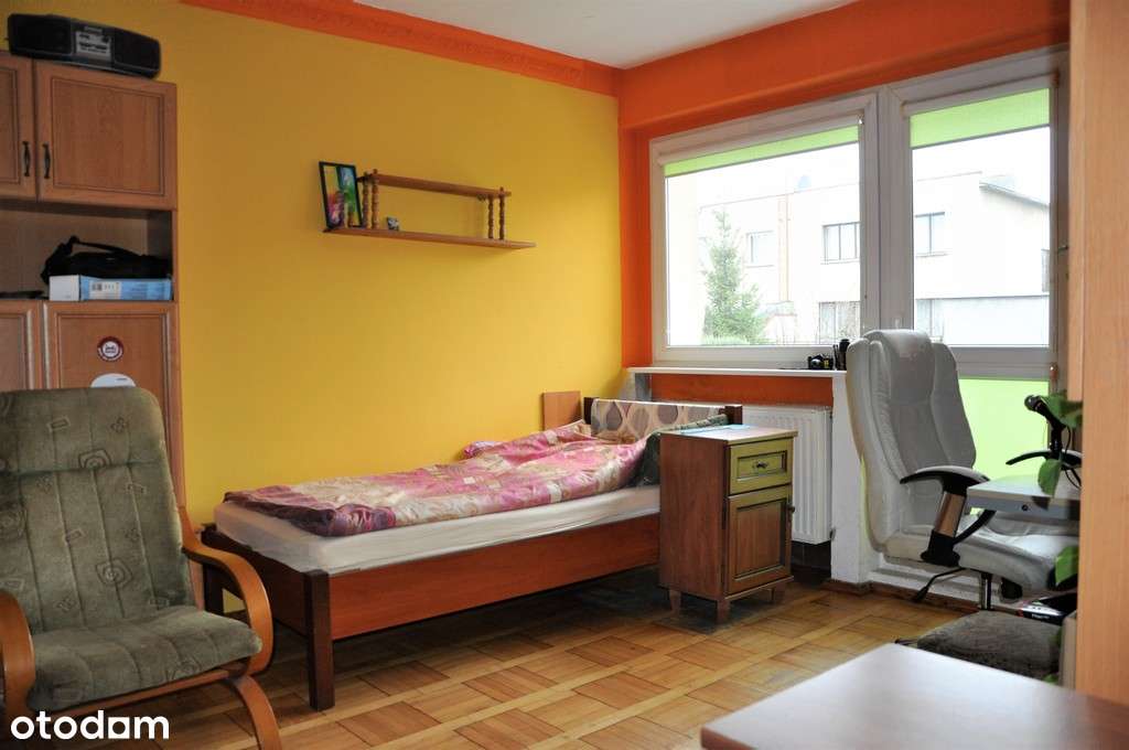 Dom z działką położony w cichej okolicy Jarocina.-4