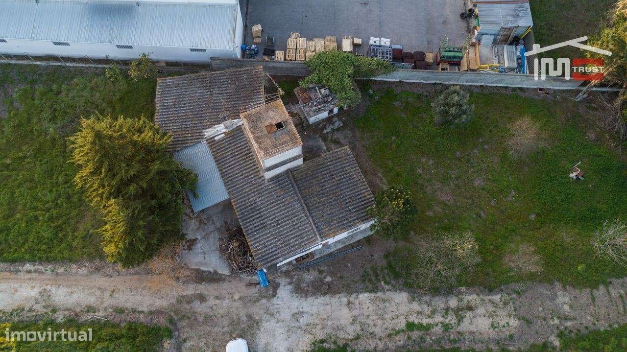 TERRENO MISTO COM AREA DE 8000 M2 ZONA INDUSTRIAL EM VALE DE SANTAREM - Grande imagem: 5/28