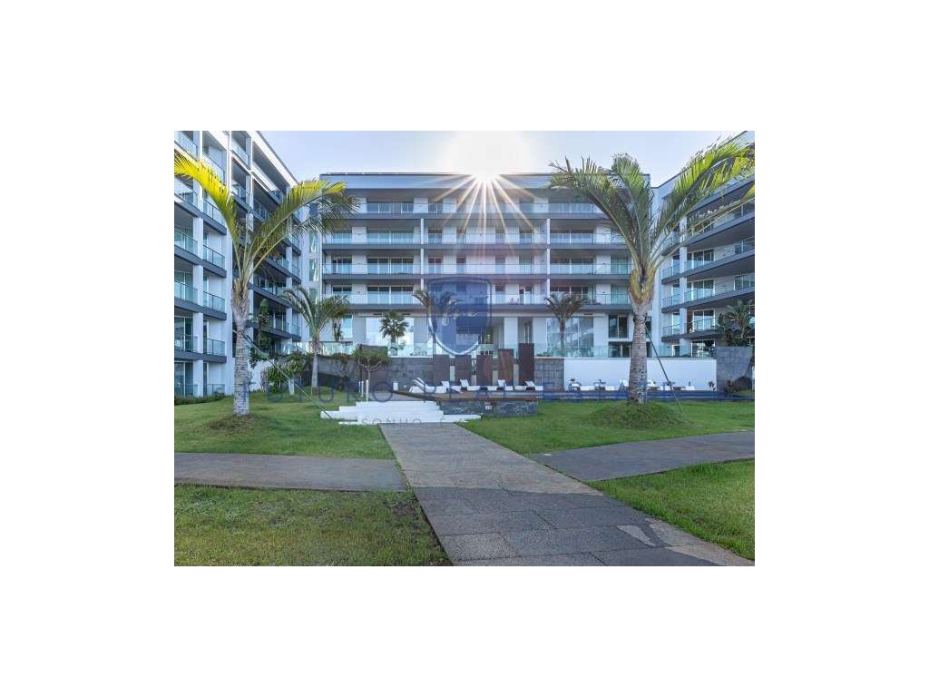 Estacionamento | Estrada Monumental | Funchal - Grande imagem: 5/22