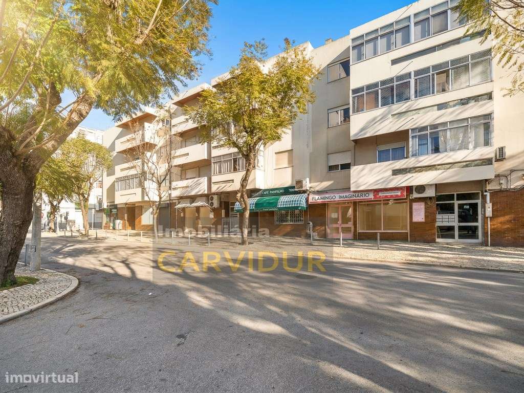 Moita T3 Boas áreas e excelente localização-27