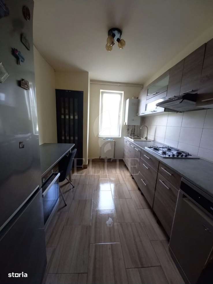 Apartament 3 camere în zona HOTEL Royal-8