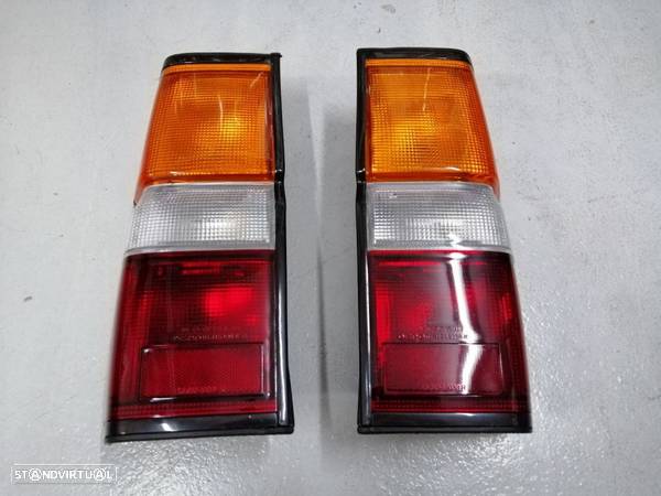 Par de Farolins traseiros Nissan Terrano 1 Mk1 I NOVOS - 2