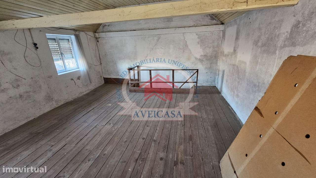 CASA GANDARESA EM VERDEMILHO PARA RECUPERAR-26