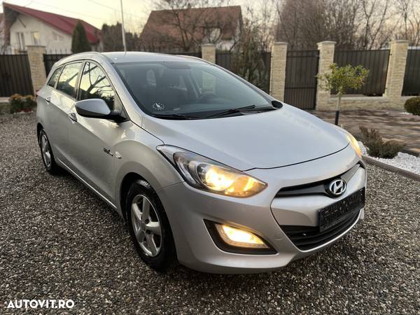 Hyundai I30 blue Kombi 1.6 CRDi YES! Silver - 3