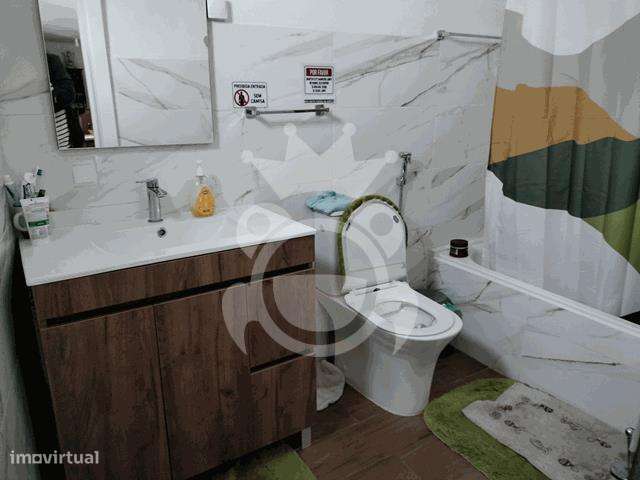 Moradia renovada com grande quintal - Perolivas-11